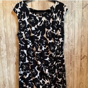 💜3 for $40💜 Floral Printed Shift Dress NWT